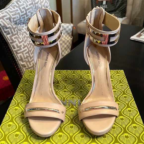 Gianni Bini Shoes - Gianni Bini Nude Heels